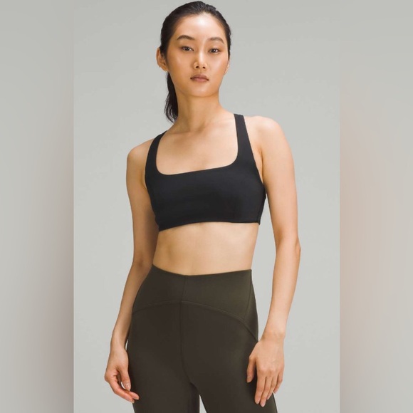 Lululemon SmoothCover Yoga Bra *Light Support, B/C Cup
Black EUC (2023) - Picture 3 of 6